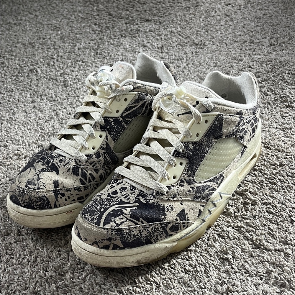 Jordan Sneakers in Black and Cream